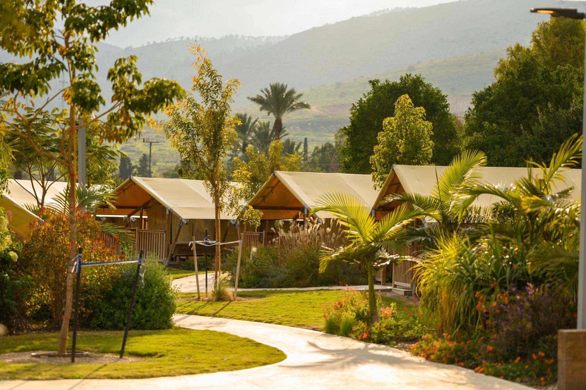 Layla Glamping Hotel Нир Давид Екстериор снимка
