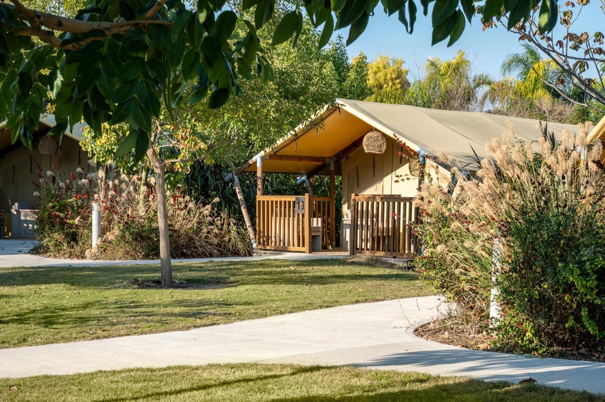 Layla Glamping Hotel Нир Давид Екстериор снимка